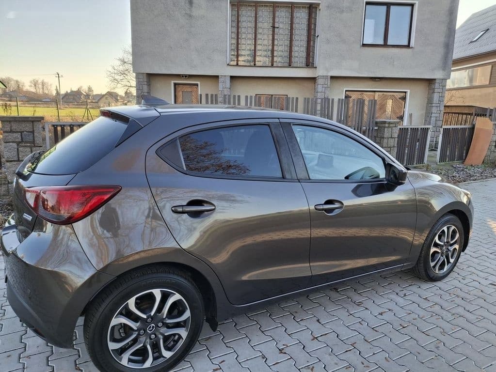 2017 Mazda 2 - 8