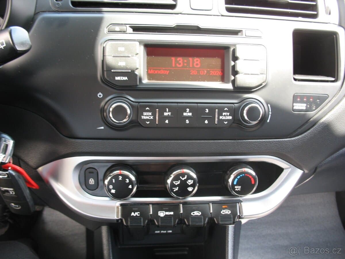 2014 Kia RIO - 8