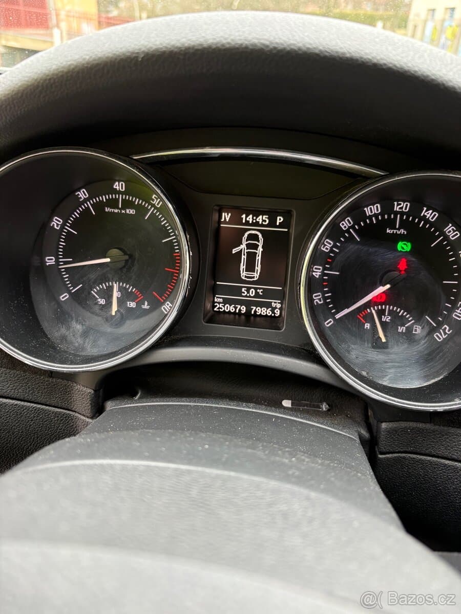 2011 Škoda SUPERB - 8