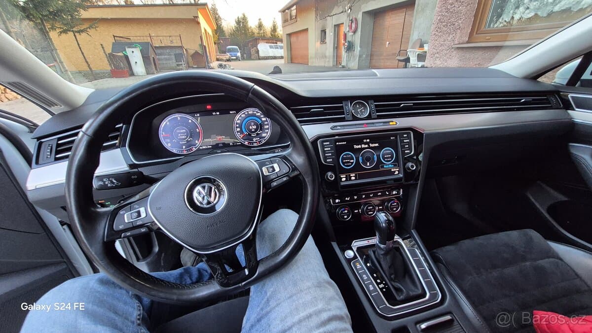 2015 Volkswagen PASSAT - 8