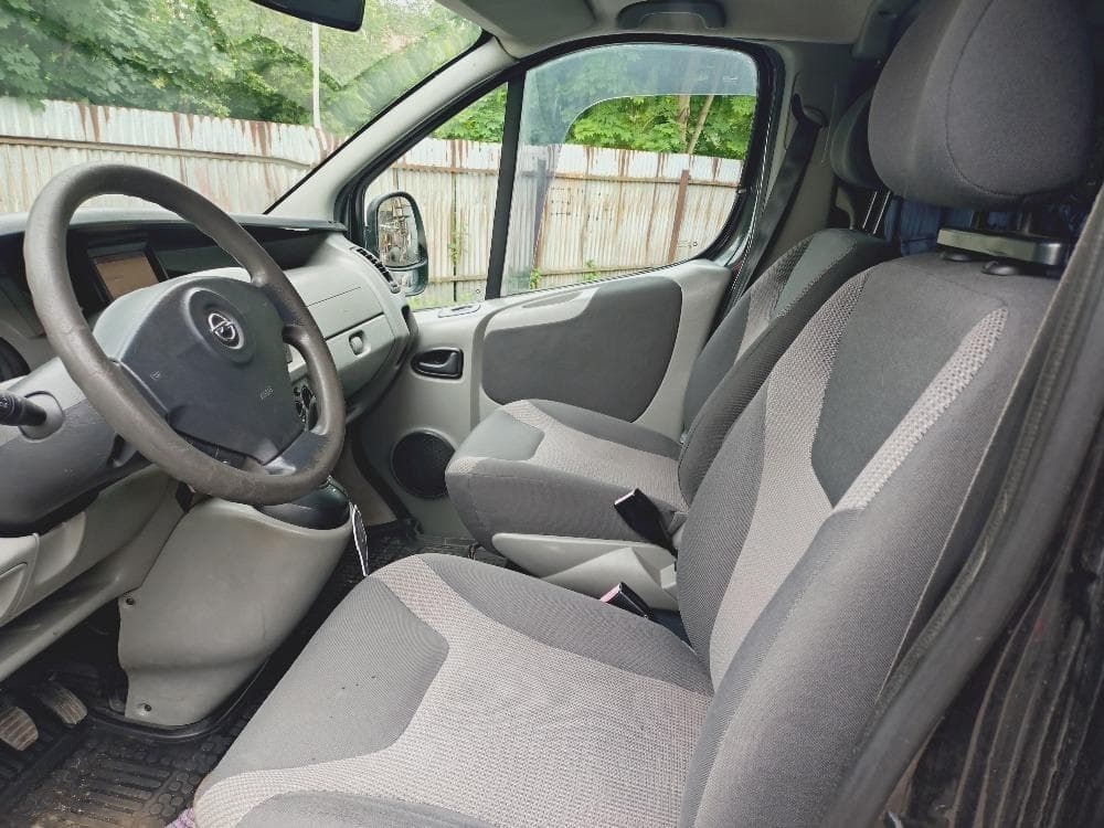 Opel VIVARO - 8