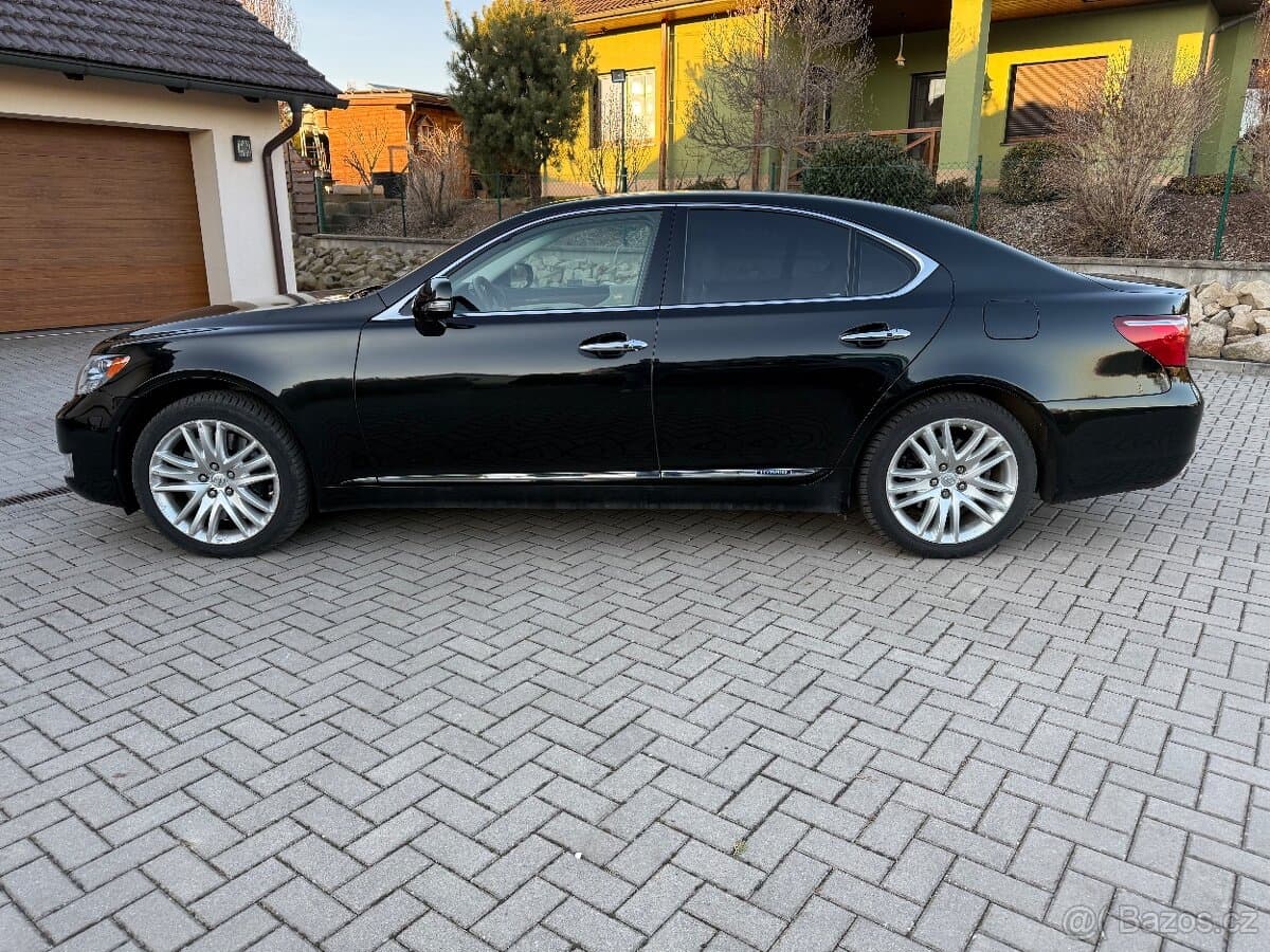 2012 Lexus LS - 8