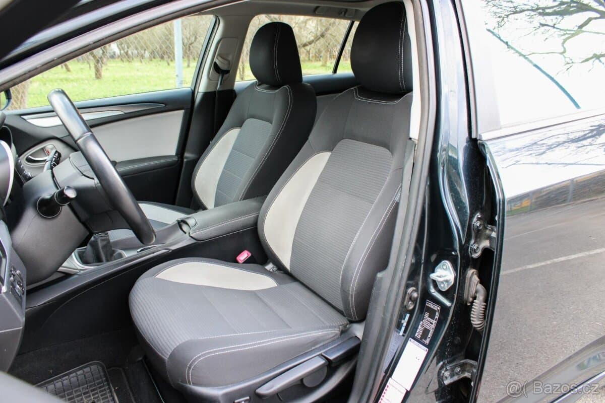 2015 Toyota AVENSIS - 8