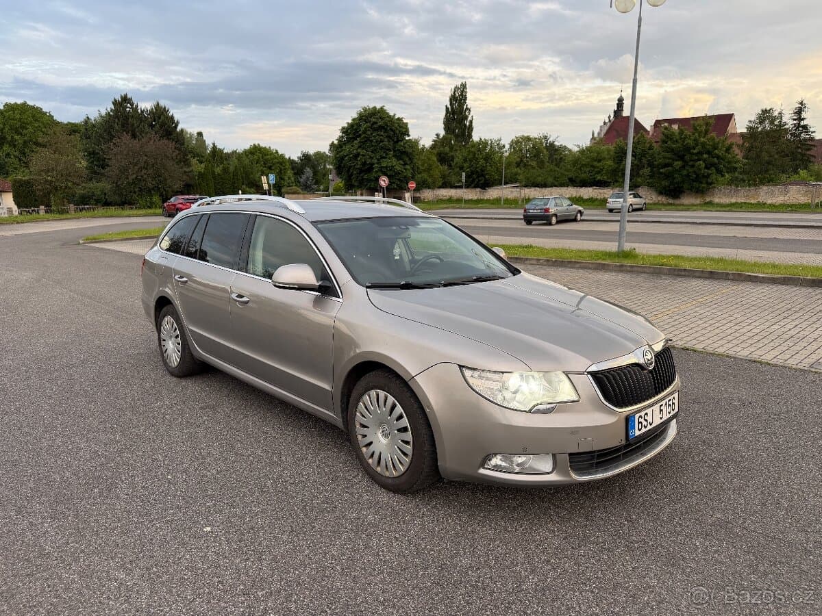 2011 Škoda SUPERB - 8