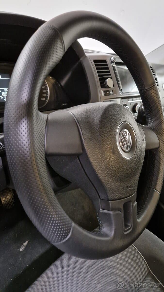 2011 Volkswagen MULTIVAN - 8