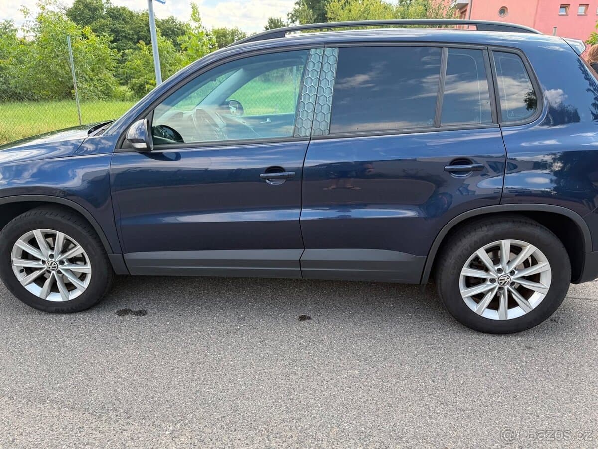2012 Volkswagen TIGUAN - 8