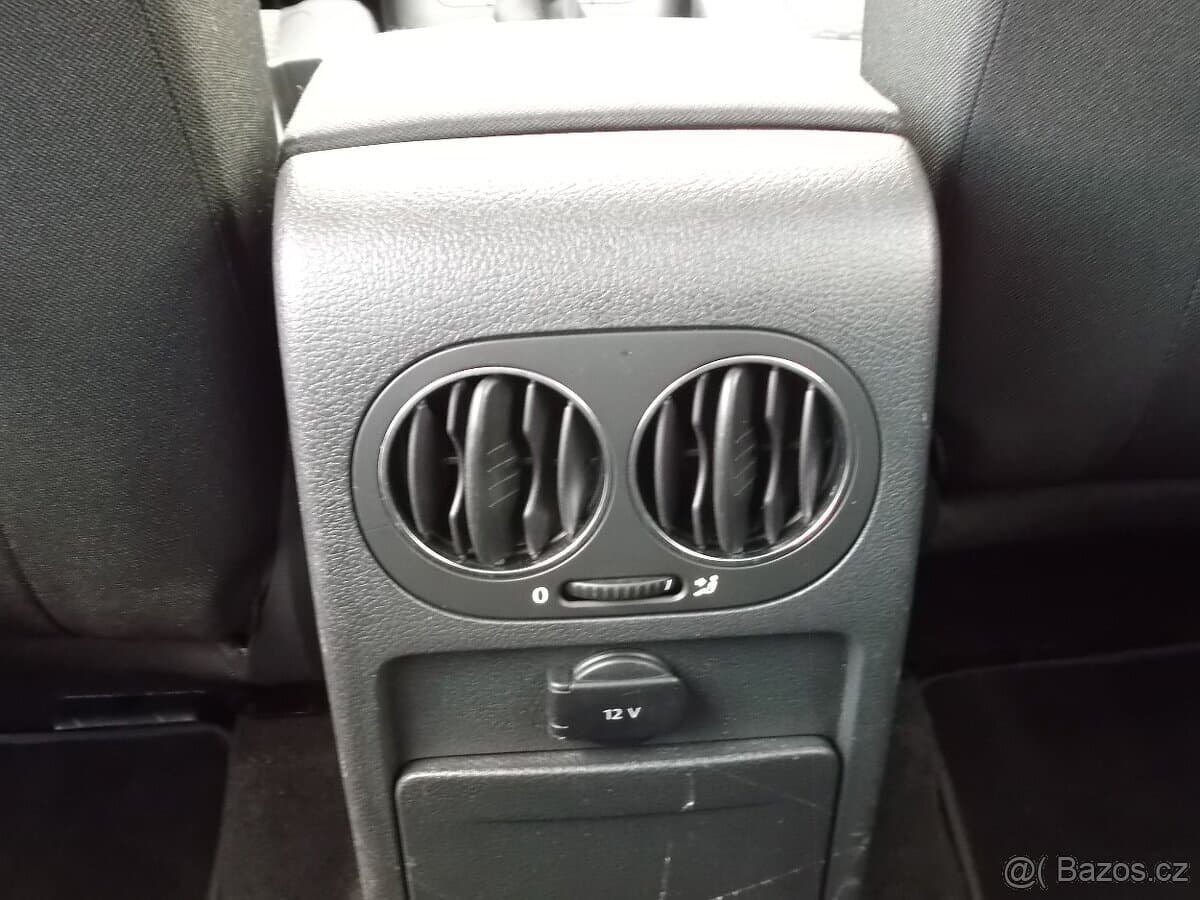 2010 Volkswagen GOLF - 8