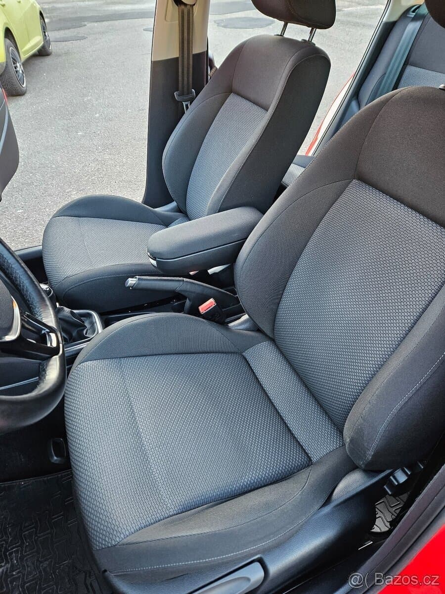 2017 Volkswagen POLO - 8