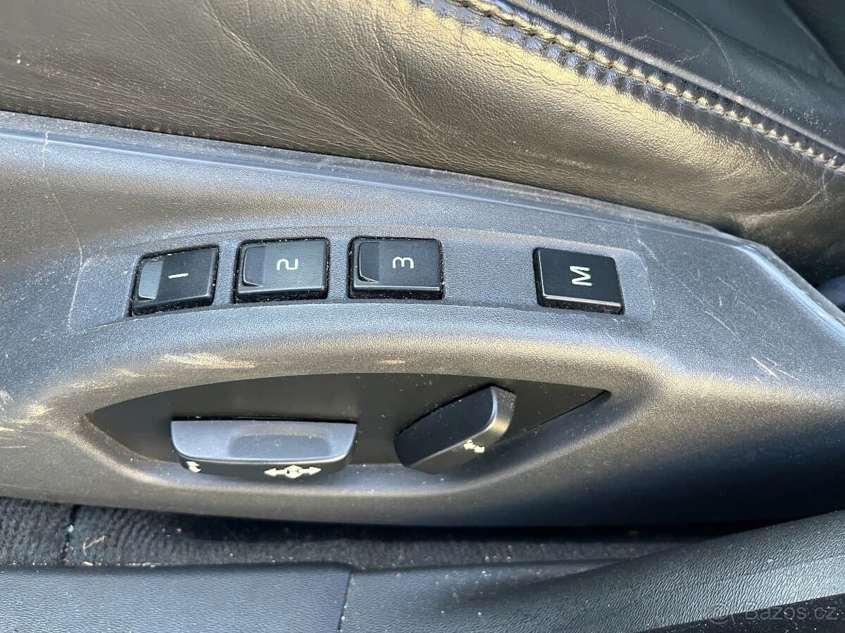 2010 Volvo V70 - 8