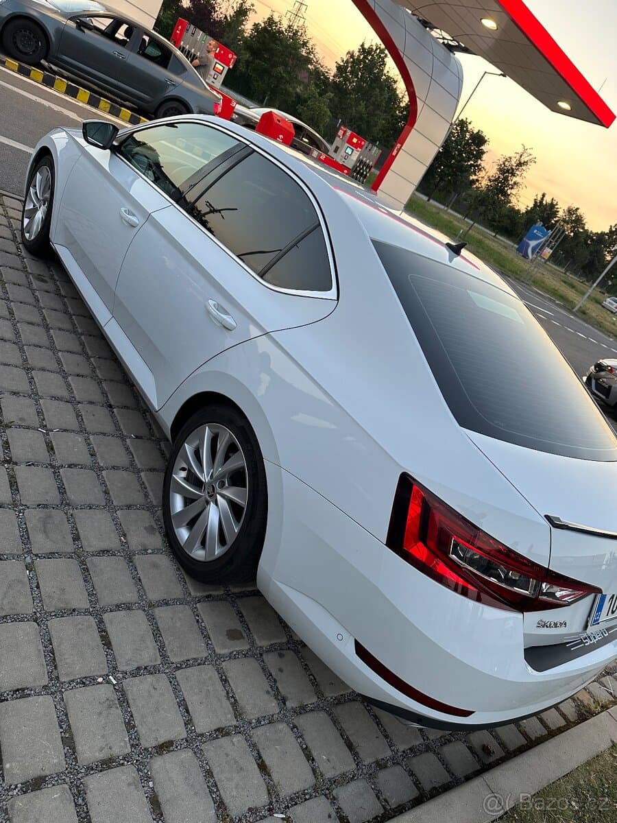 2016 Škoda SUPERB - 8