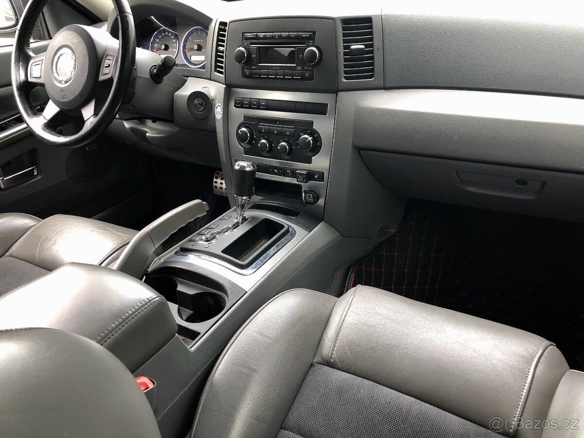 2007 Jeep CHEROKEE - 8