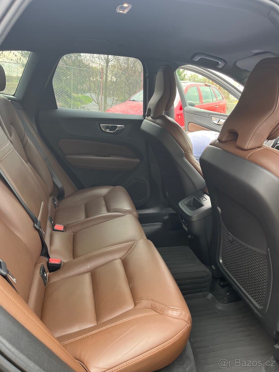2019 Volvo XC60 - 8