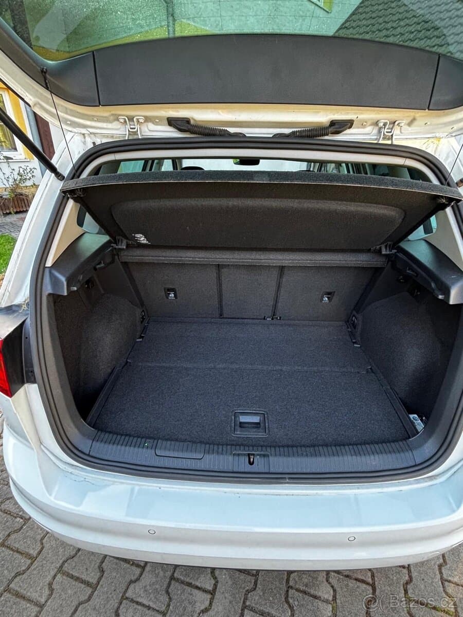 Volkswagen GOLF - 8