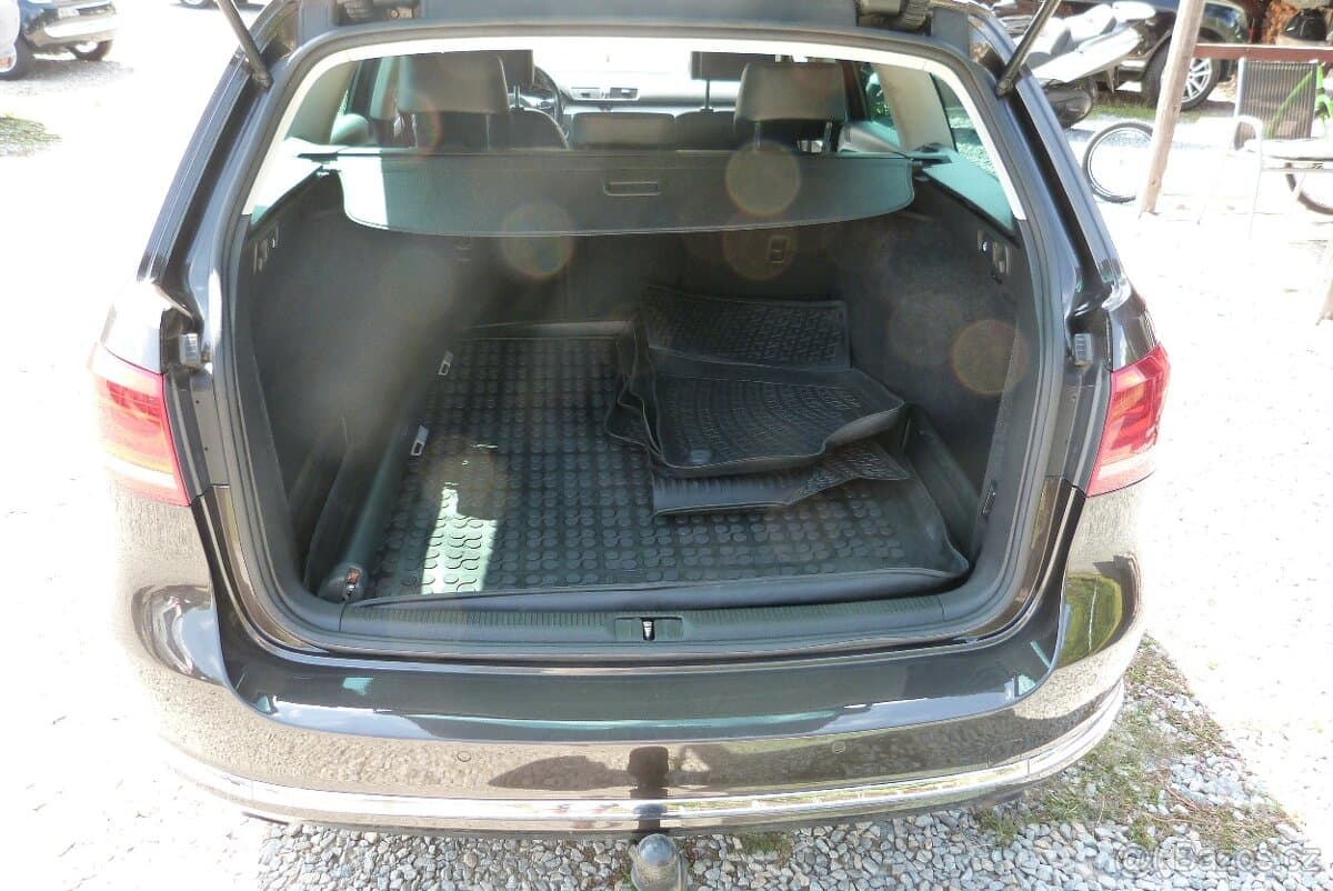 2012 Volkswagen PASSAT - 8