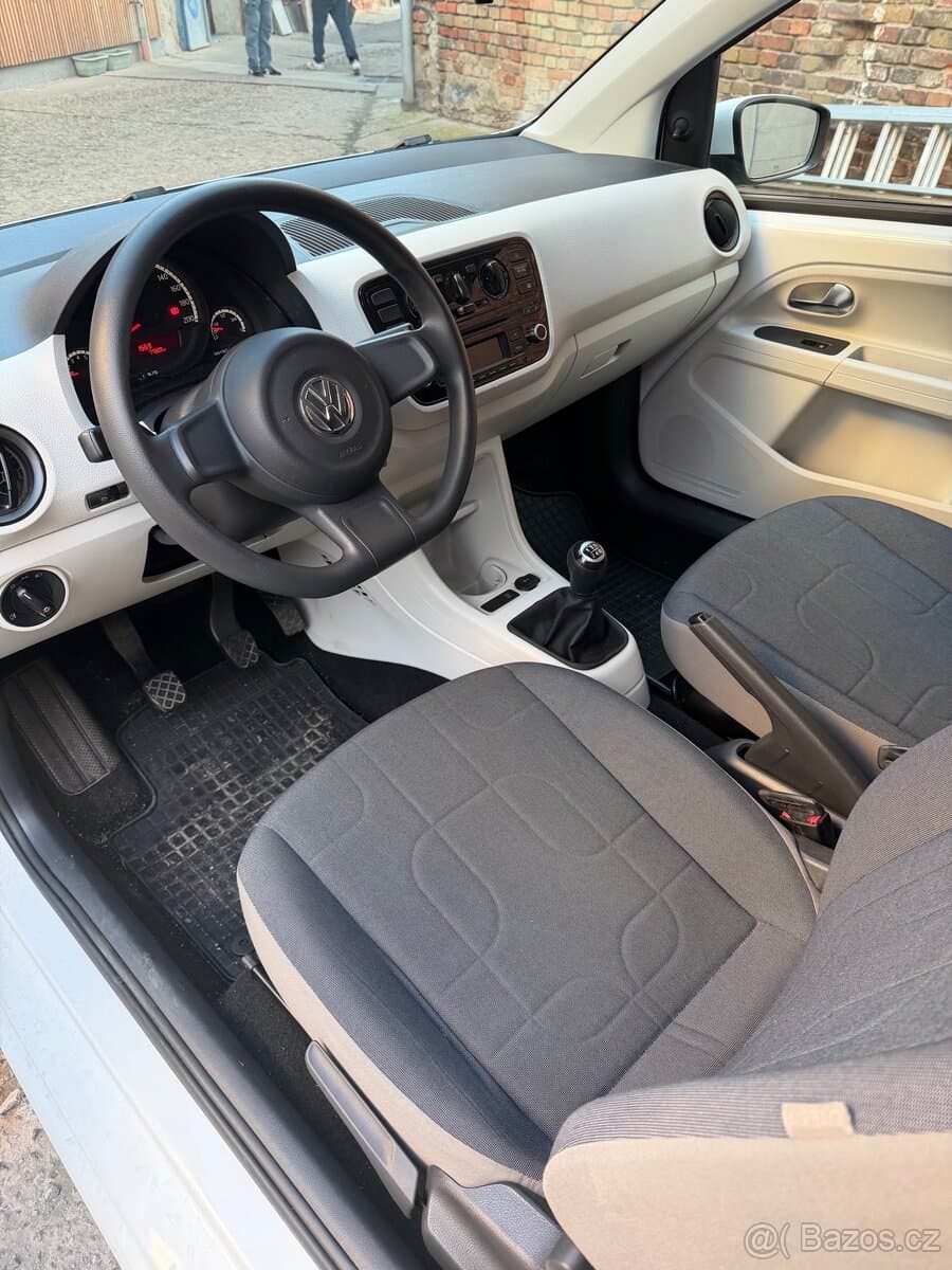 2014 Volkswagen UP! - 8