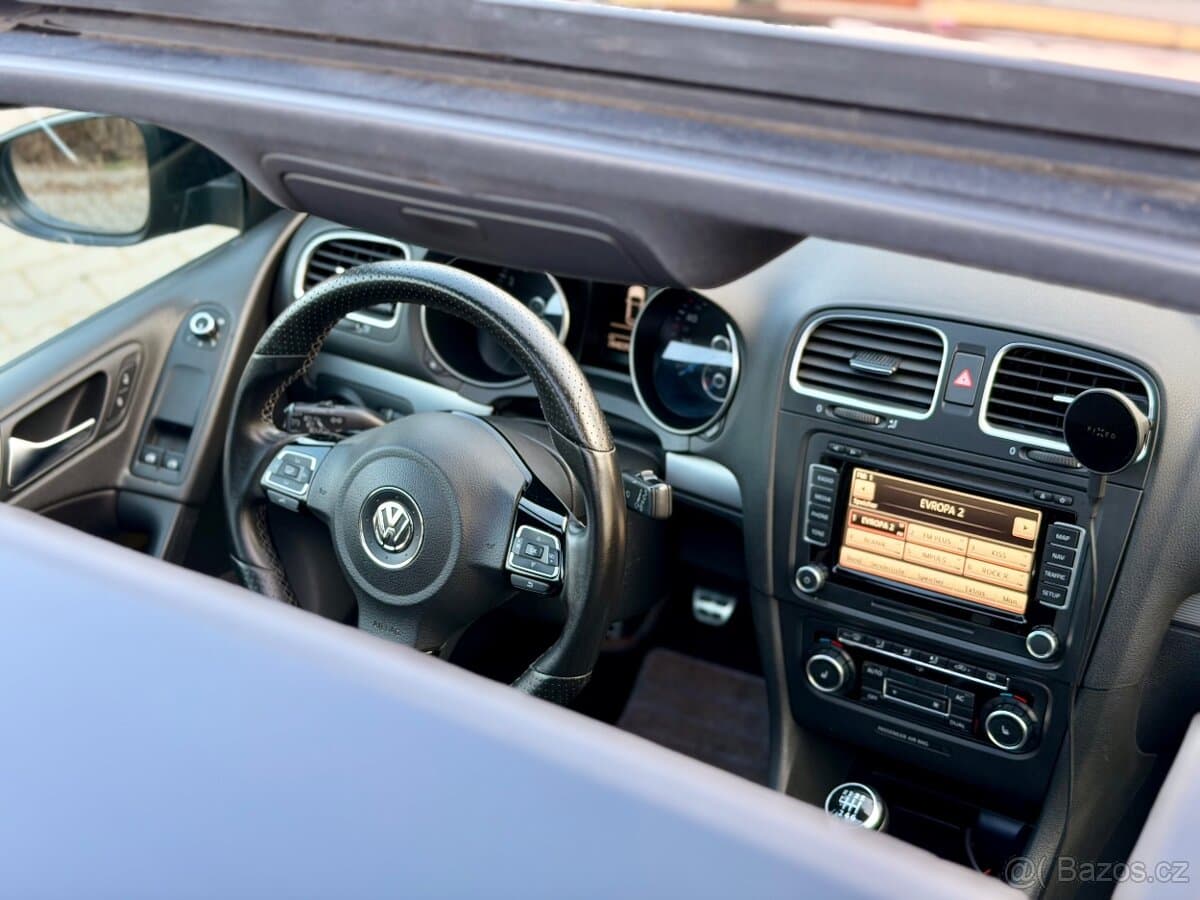 2010 Volkswagen GOLF - 8