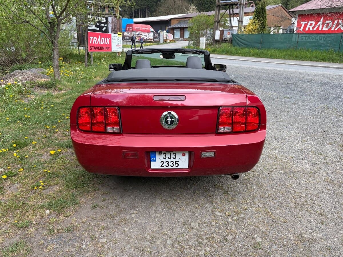 2007 Ford MUSTANG - 8