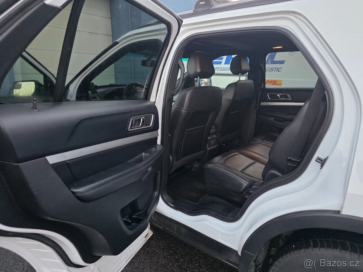 2016 Ford EXPLORER - 8