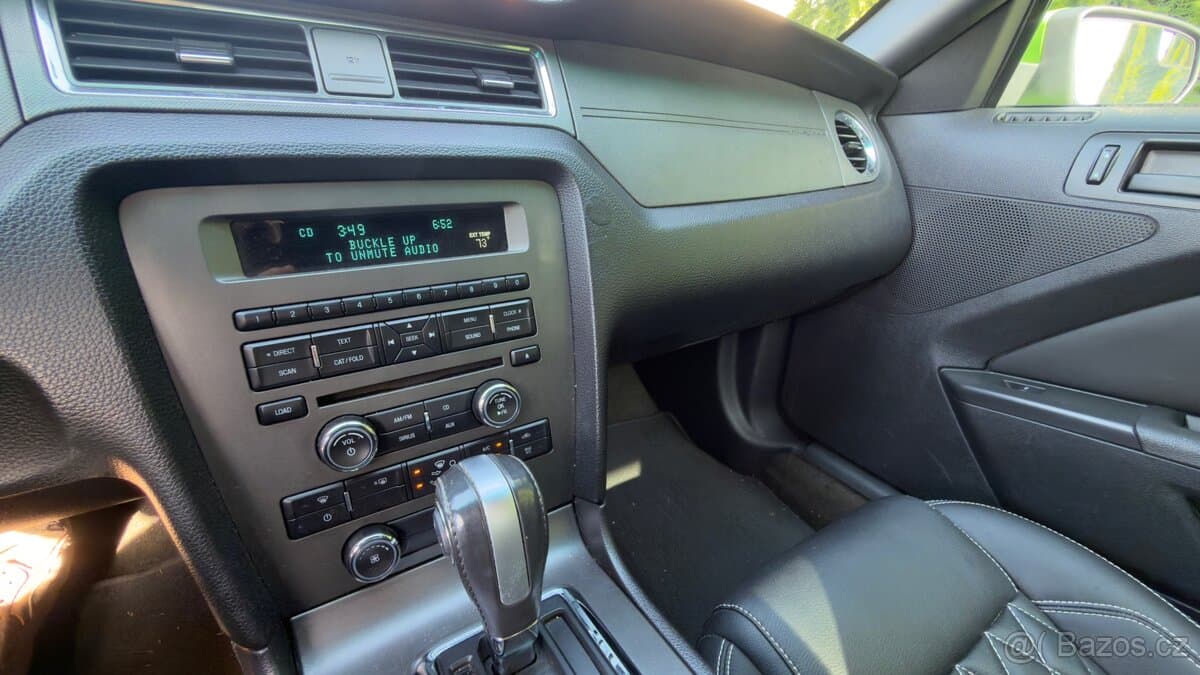 2013 Ford MUSTANG - 8