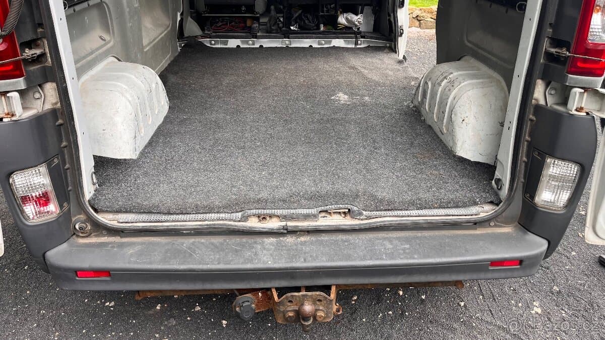 2011 Renault TRAFIC - 8
