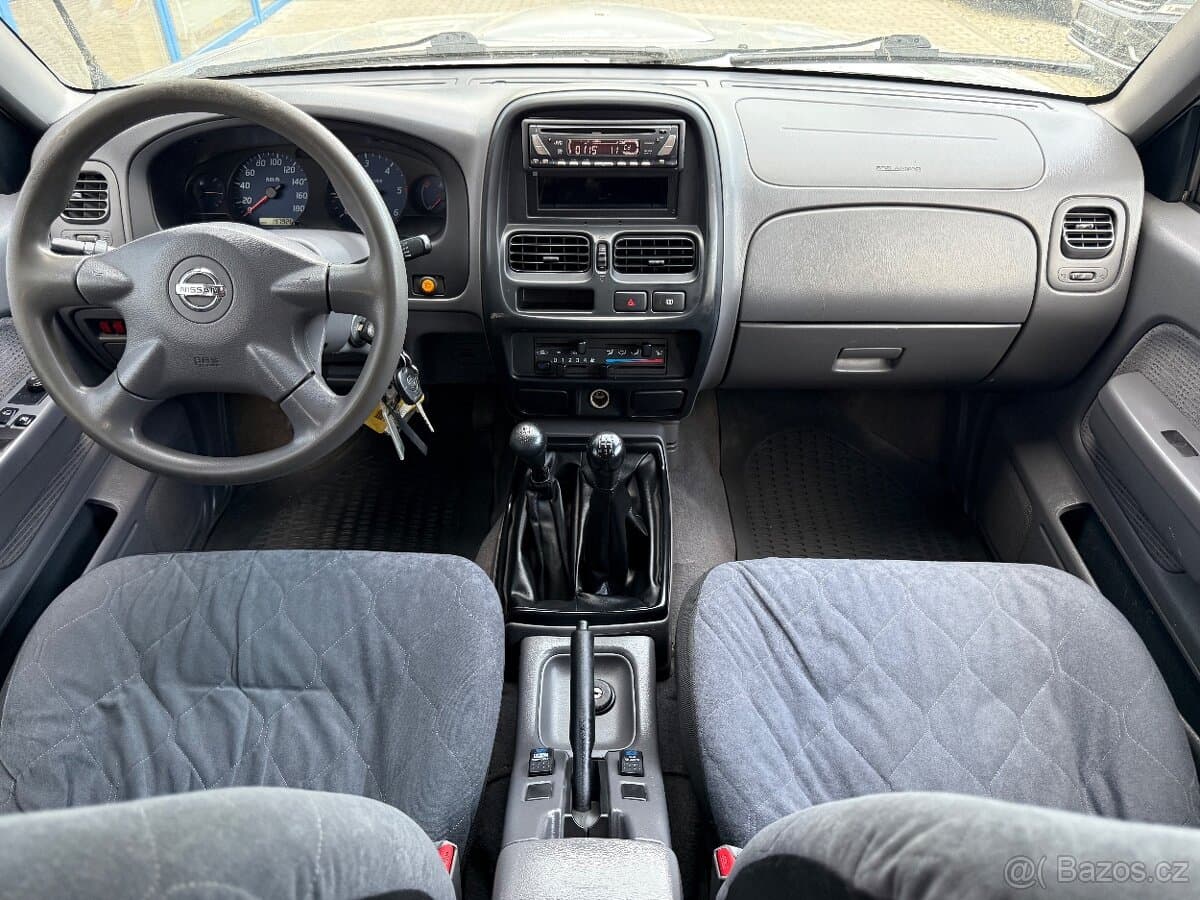 2005 Nissan NAVARA - 8