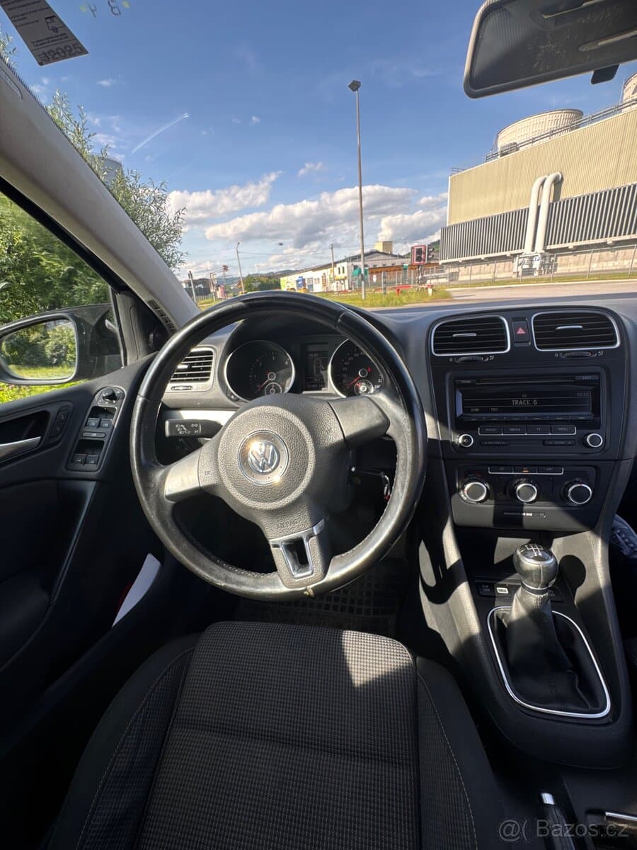 2010 Volkswagen GOLF - 8