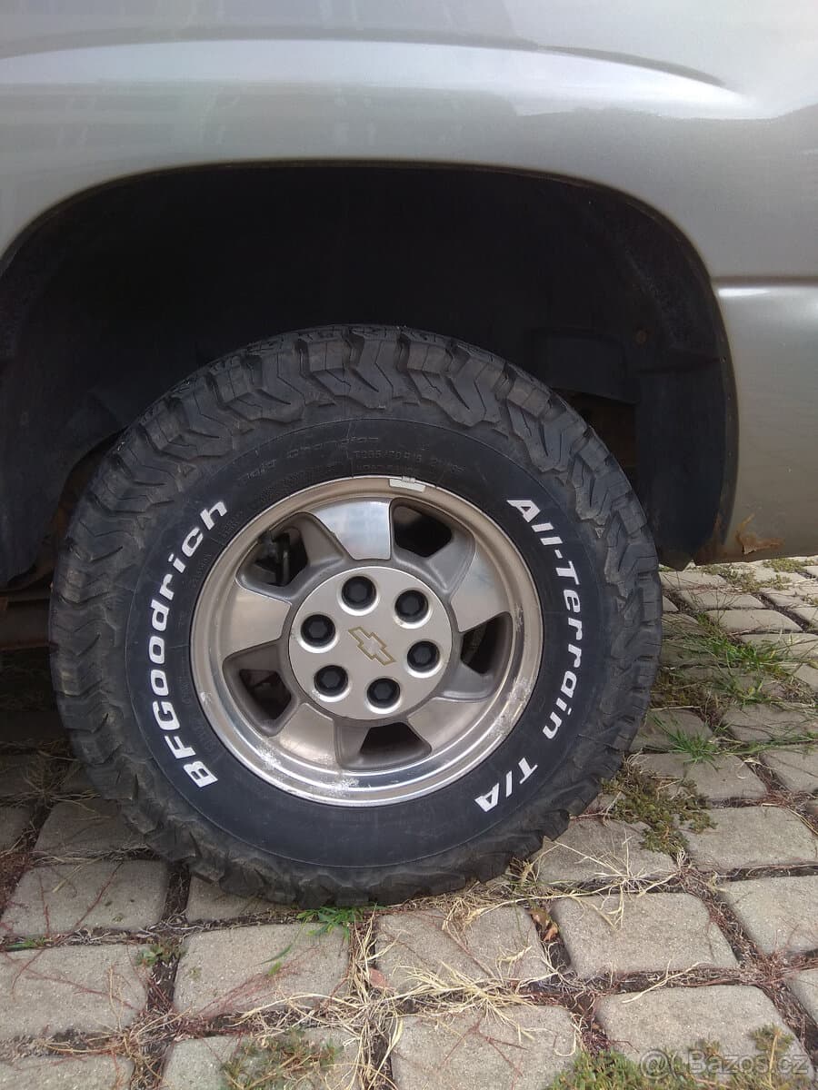 2003 Chevrolet SUBURBAN - 8