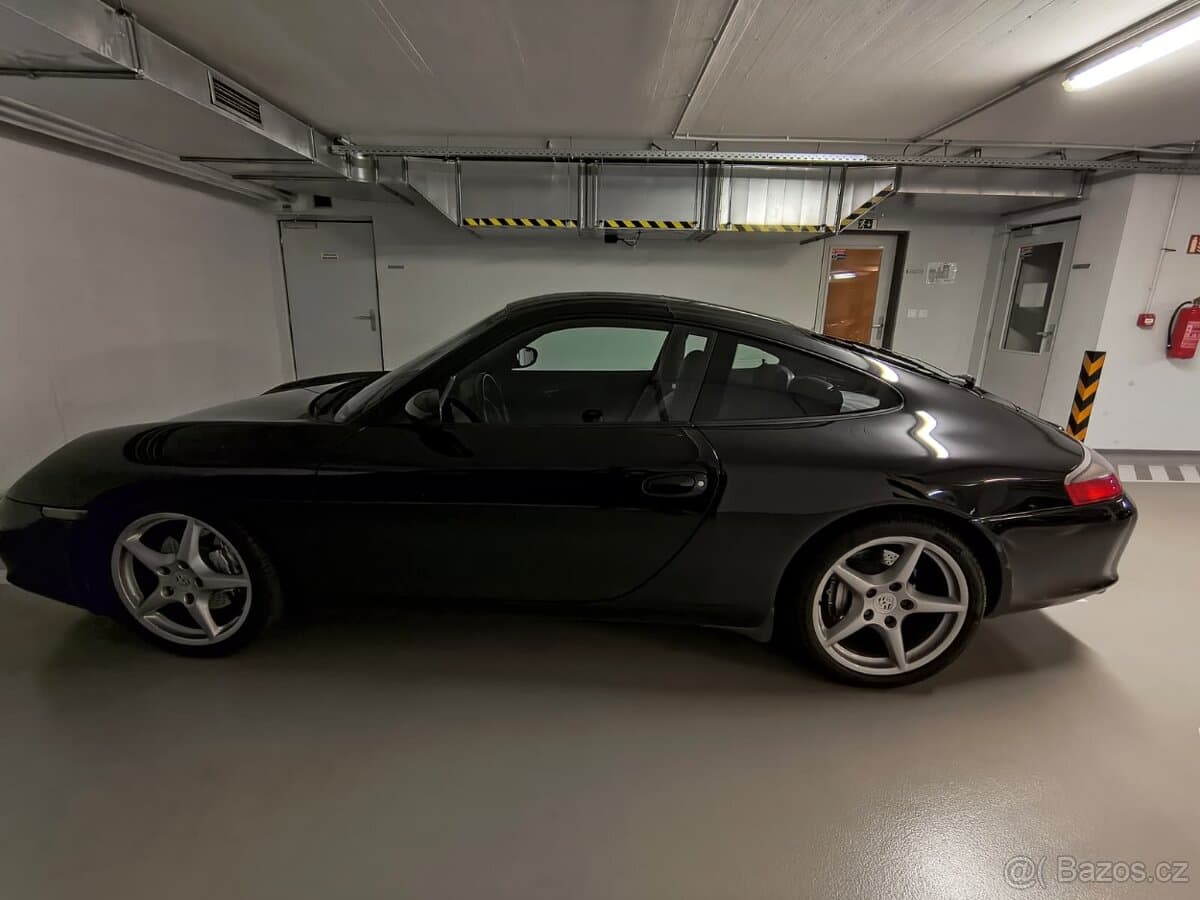 2004 Porsche 911 - 8