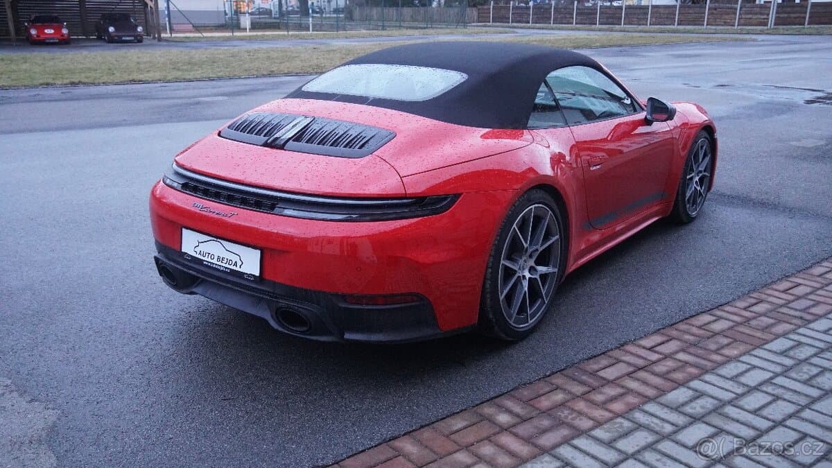 2025 Porsche 911 - 8