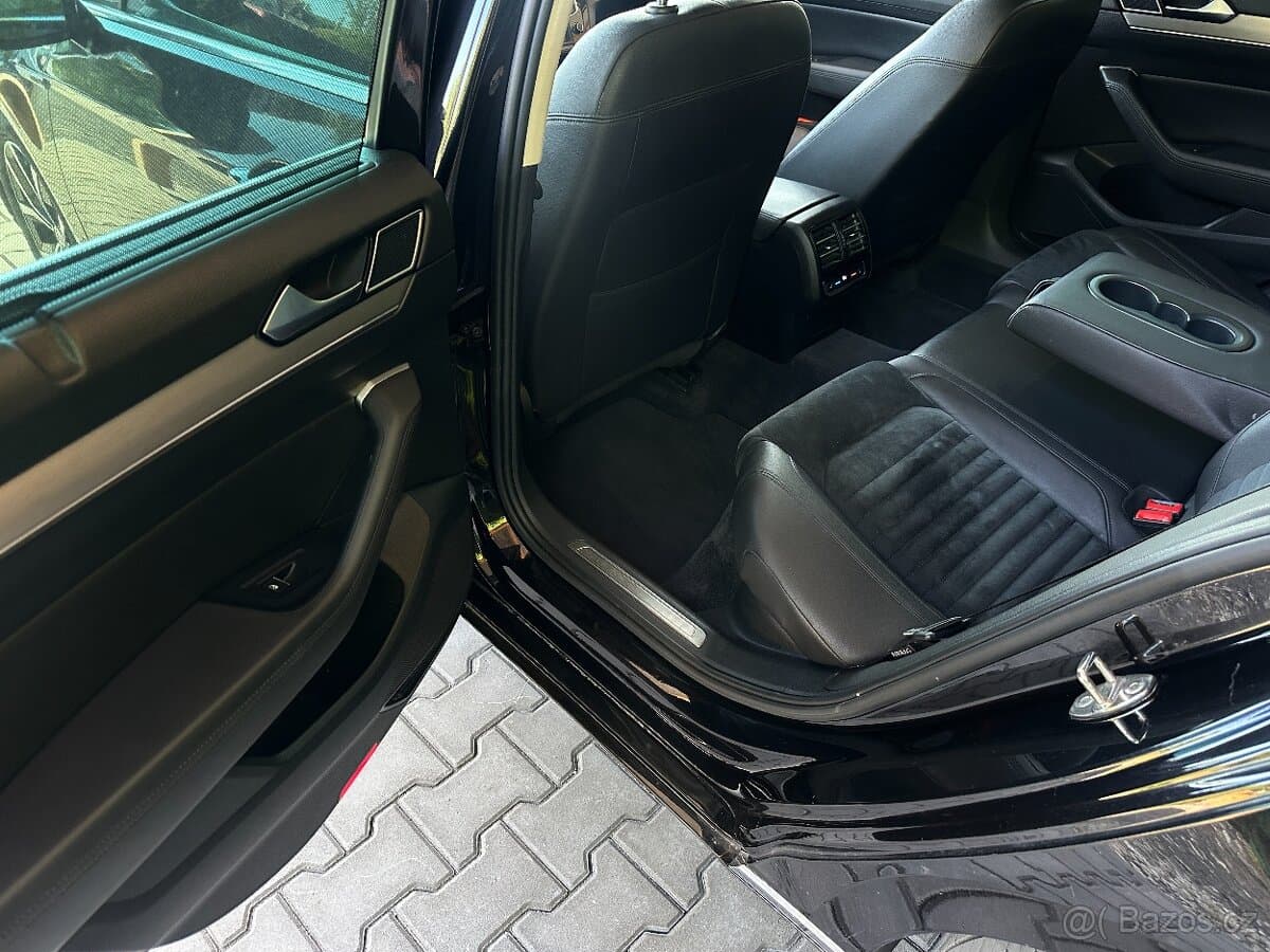 2016 Volkswagen PASSAT - 8