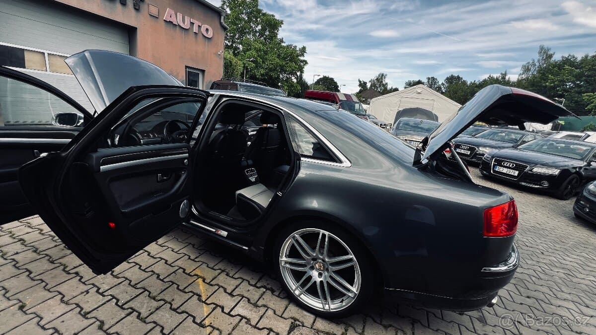 2008 Audi S8 - 8
