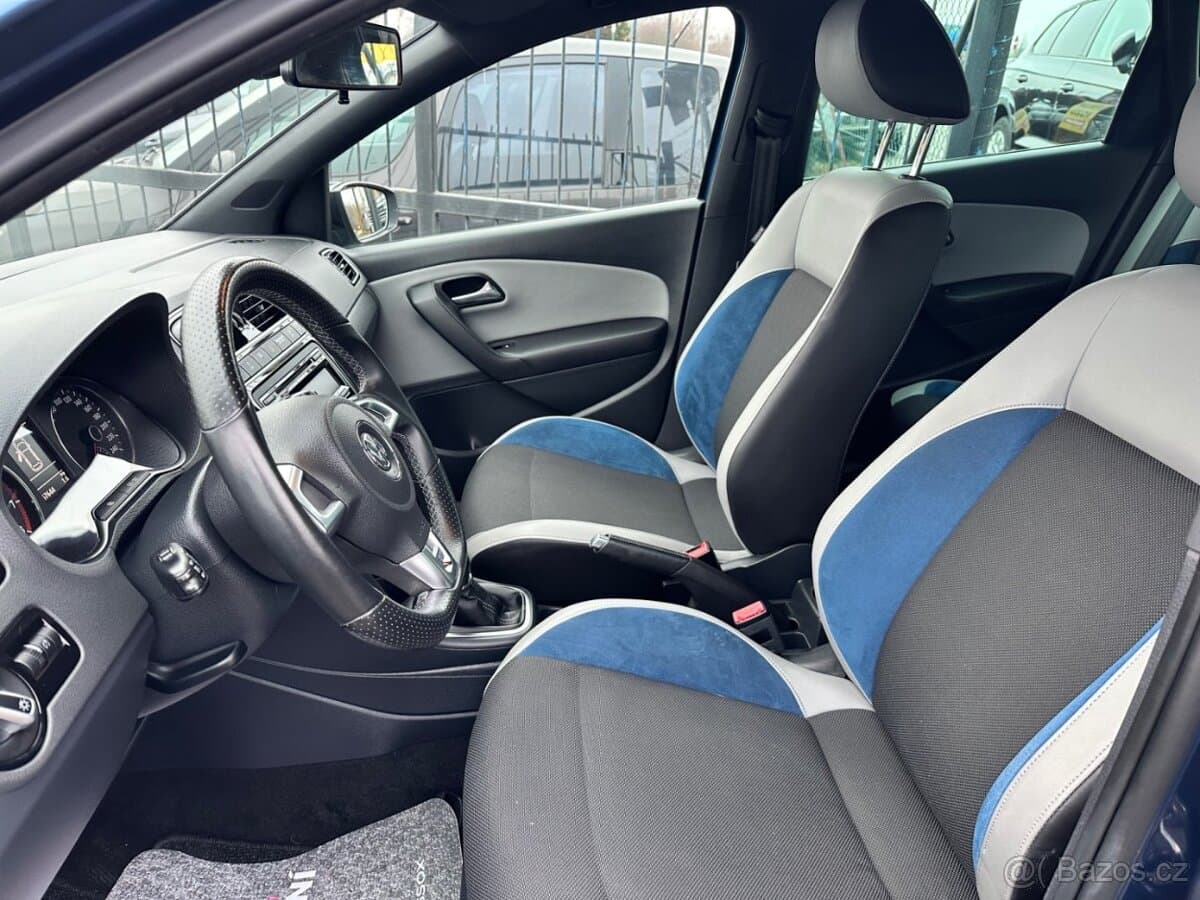 2013 Volkswagen POLO - 8
