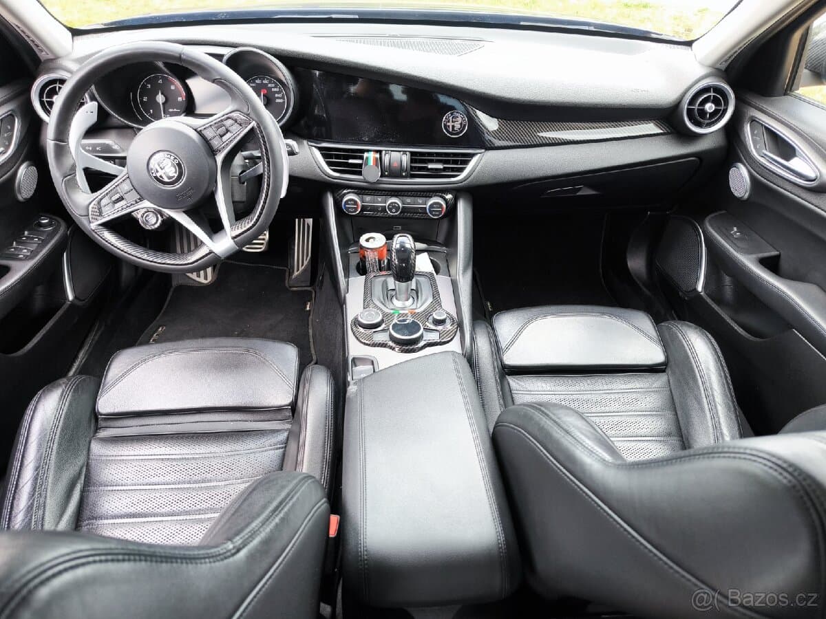 2017 Alfa Romeo GIULIA - 8