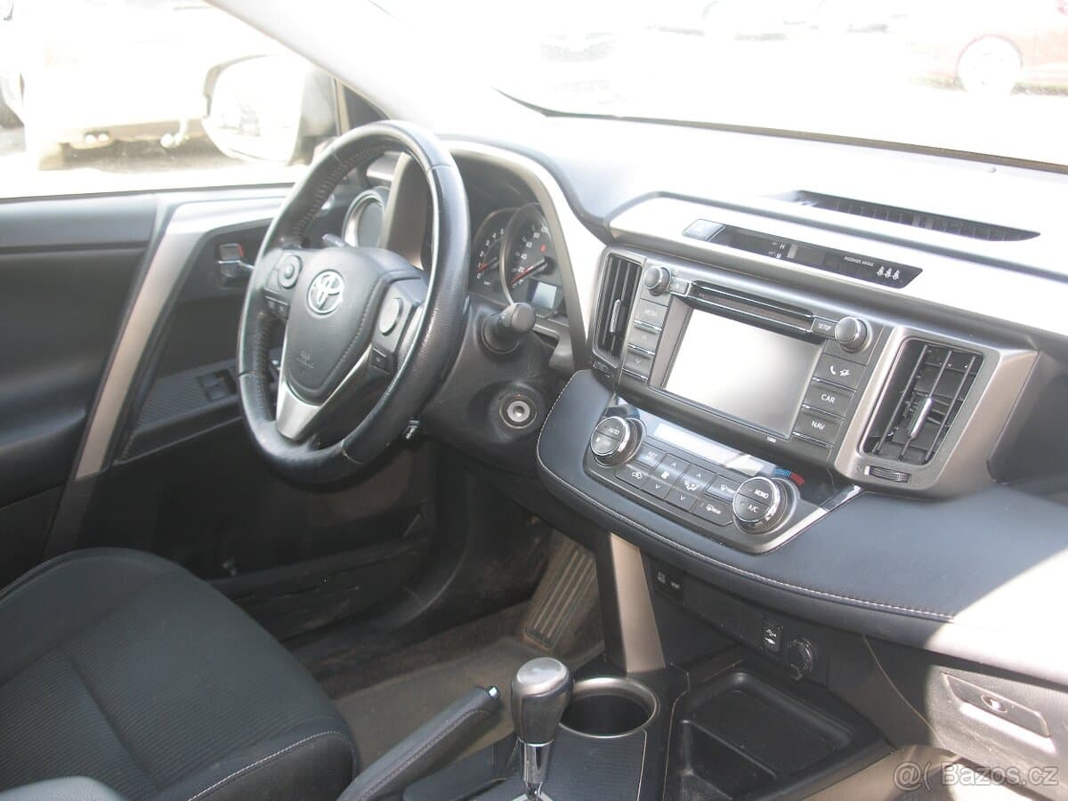 2013 Toyota RAV4 - 8