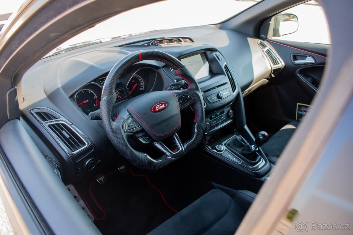 2017 Ford FOCUS - 8