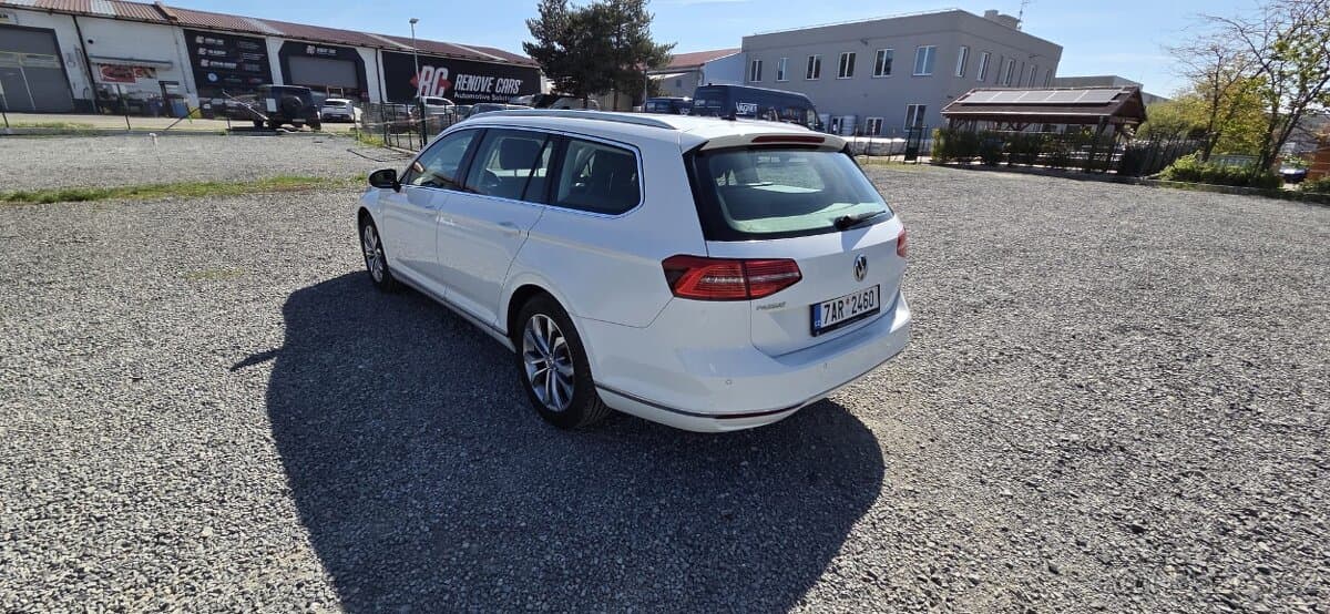 2019 Volkswagen PASSAT - 8