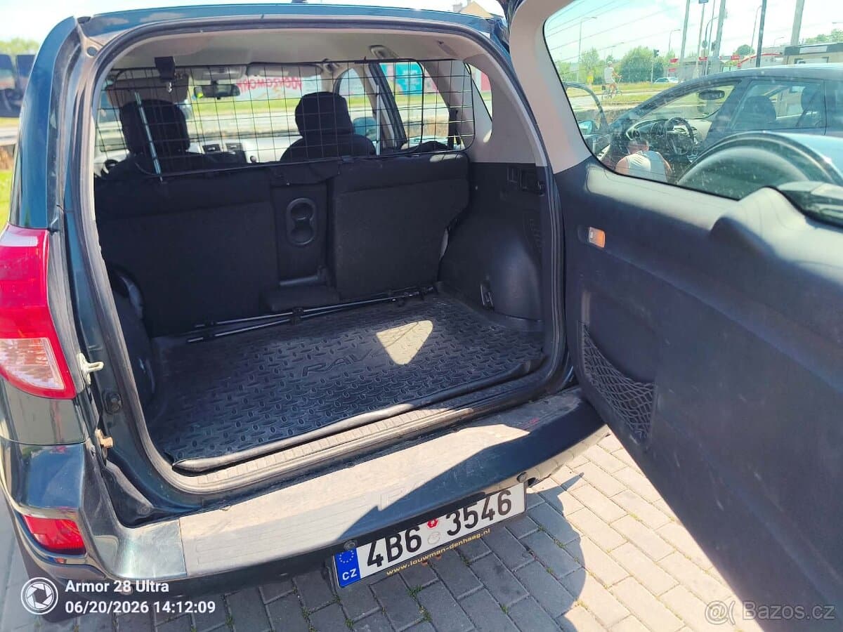Toyota RAV4 - 8
