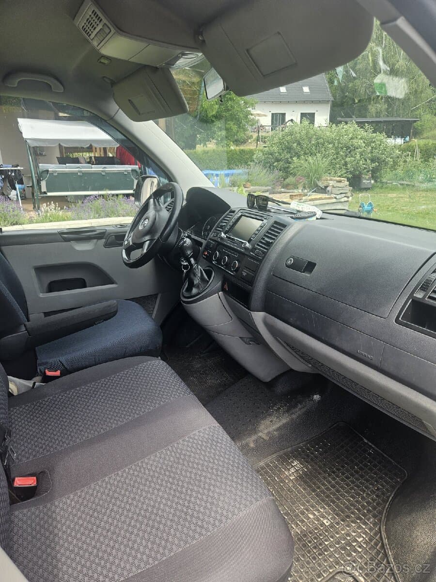 2010 Volkswagen CARAVELLE - 8