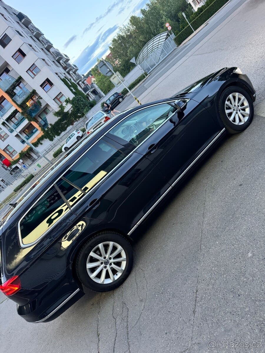 2015 Volkswagen PASSAT - 8