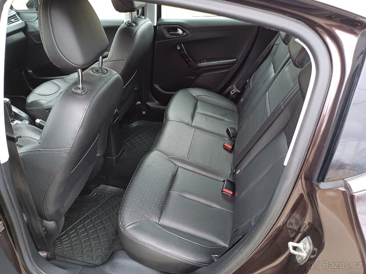 2012 Peugeot 208 - 8