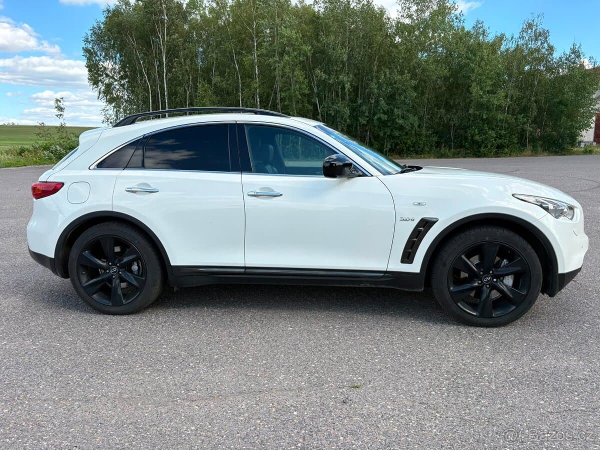 2015 Infiniti QX70 - 8