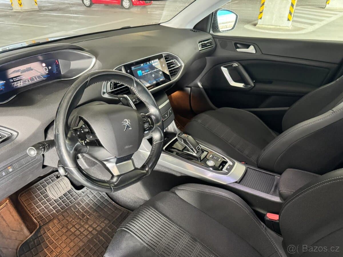 2019 Peugeot 308 - 8