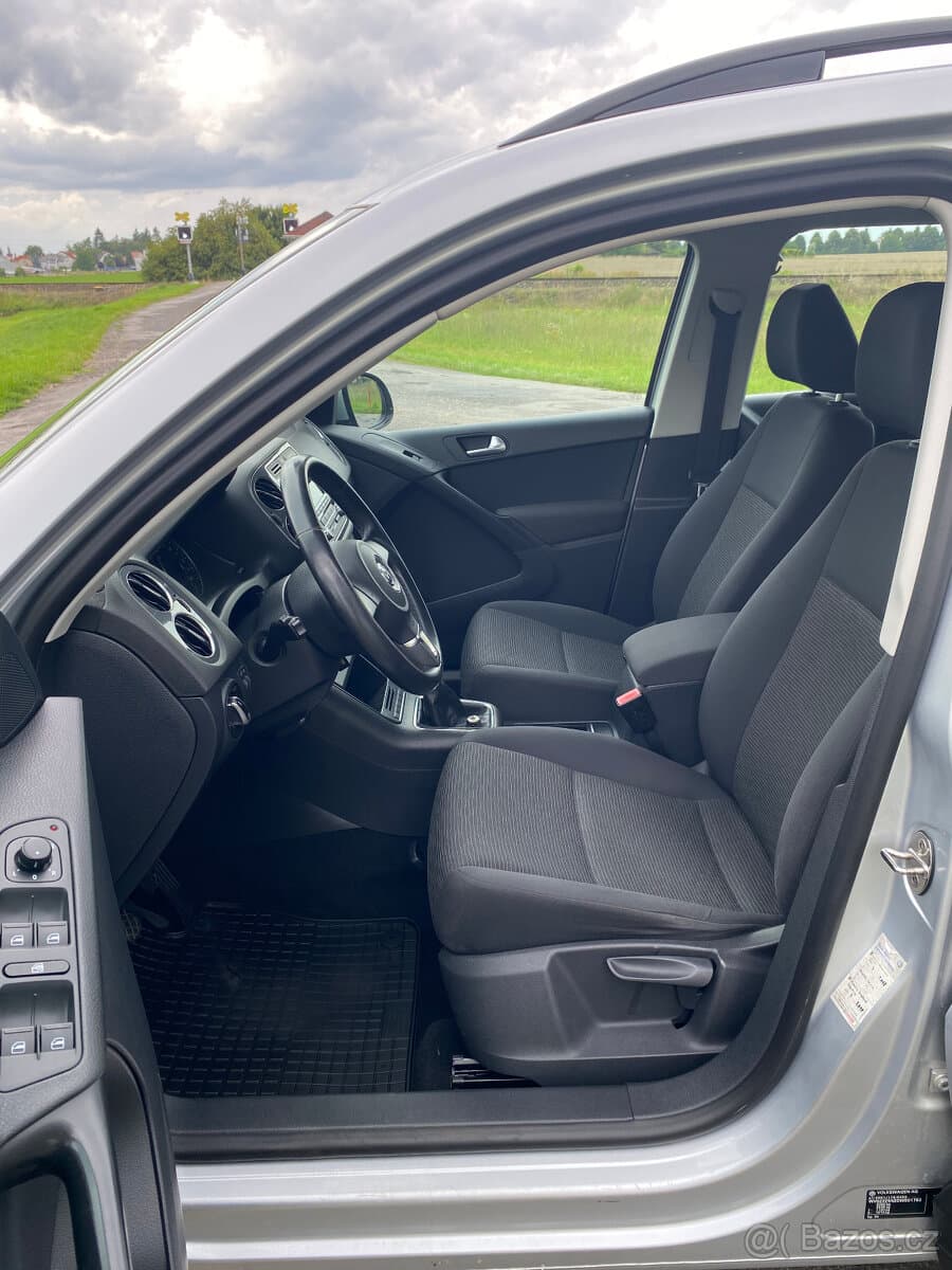 2012 Volkswagen TIGUAN - 8