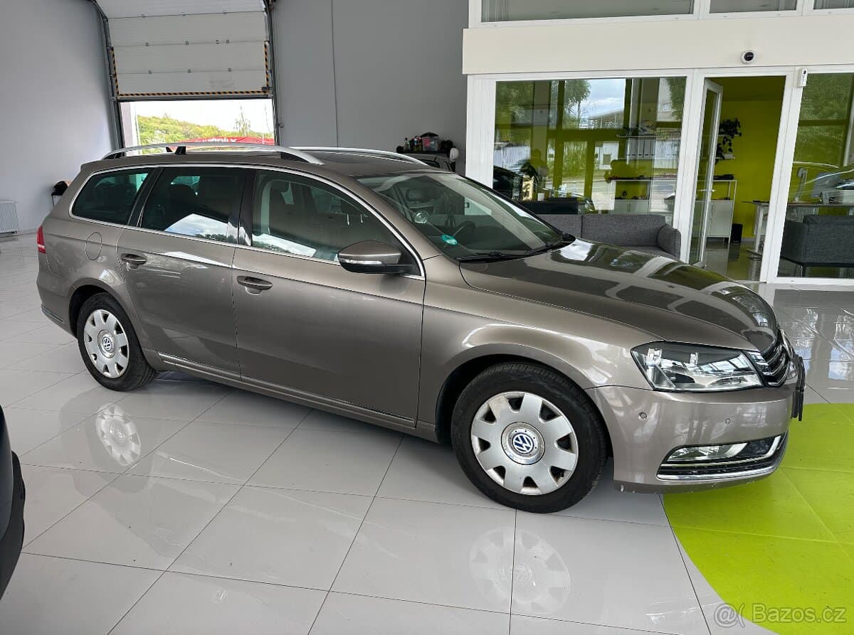2011 Volkswagen PASSAT - 8
