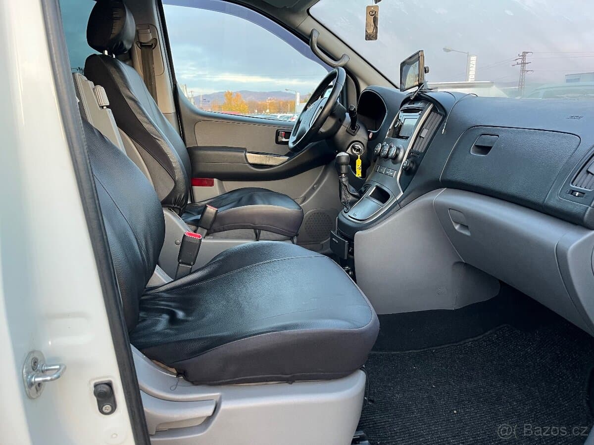 2011 Hyundai H-1 - 8