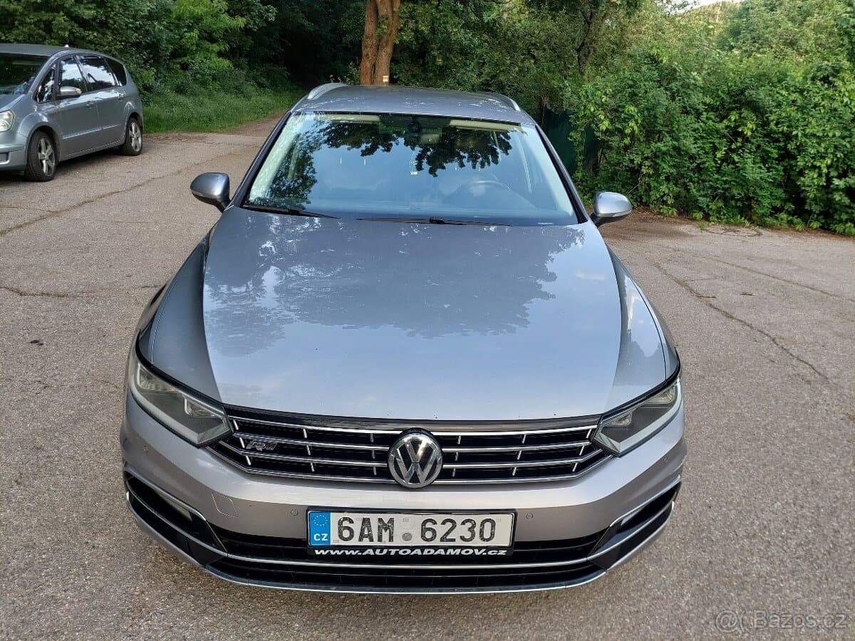 2017 Volkswagen PASSAT - 8
