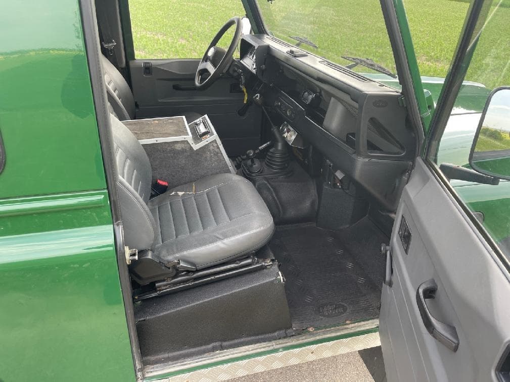 2000 Land Rover DEFENDER - 8