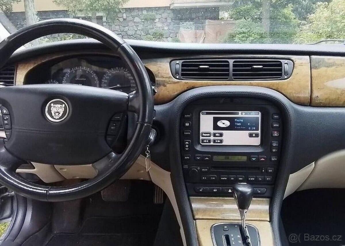 2002 Jaguar S-TYPE - 8