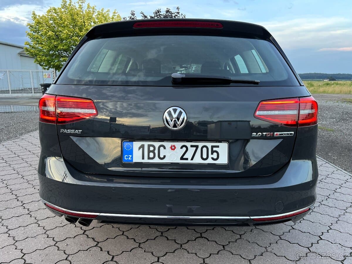 2015 Volkswagen PASSAT - 8