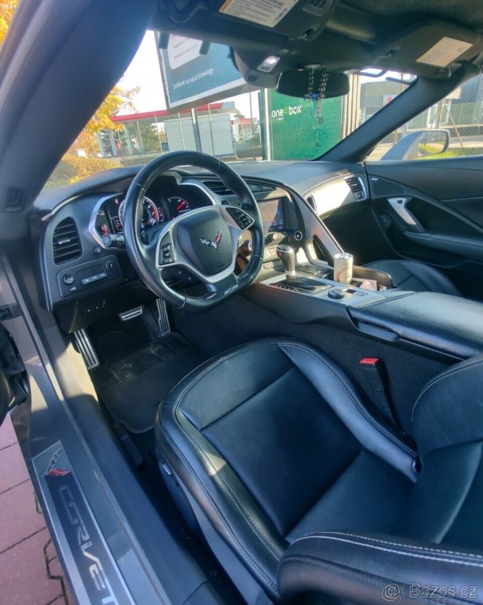 2016 Chevrolet CORVETTE - 8